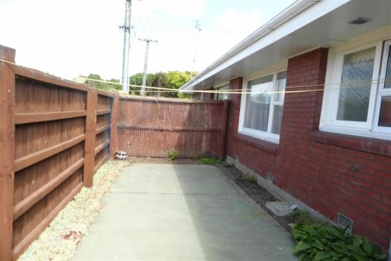 Photo of property in 2/7a Curletts Road, Sockburn, Christchurch, 8042