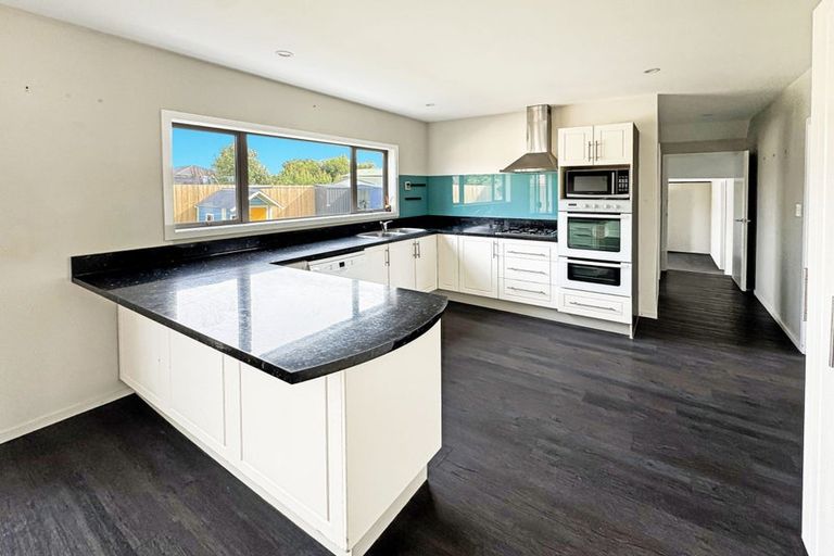 Photo of property in 23 Lenton Street, Aranui, Christchurch, 8061