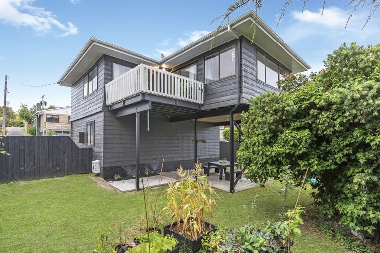 Photo of property in 2/37 Manuka Road, Bayview, Auckland, 0629