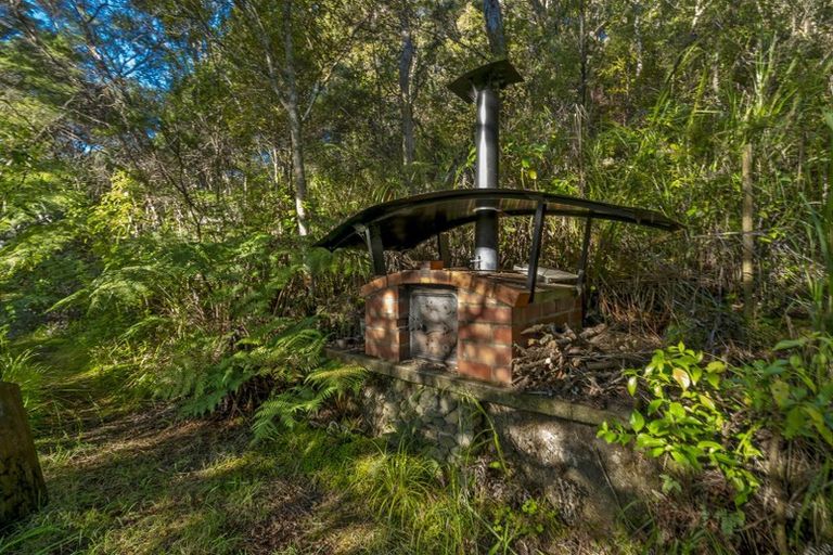 Photo of property in 295 Kopaki Point, Cooks Beach, Whitianga, 3591