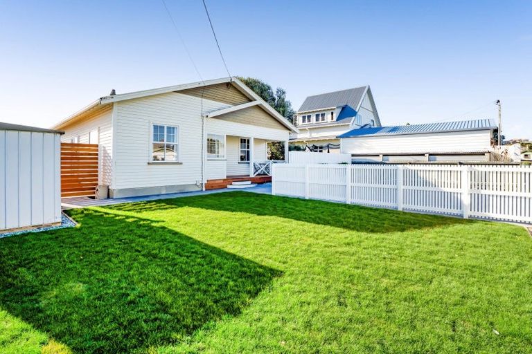 Photo of property in 44 Dorset Avenue, Westown, New Plymouth, 4310