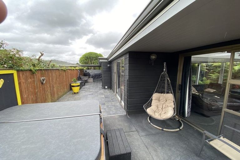 Photo of property in 9 Truscott Grove, Awapuni, Palmerston North, 4412
