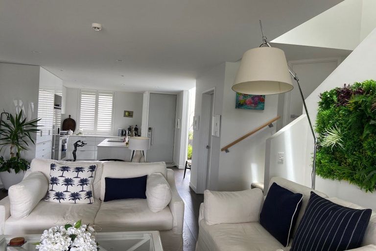 Photo of property in 7/83 Hinemoa Street, Birkenhead, Auckland, 0626