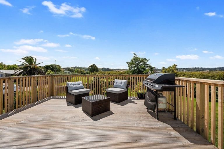 Photo of property in 28a Te Moau Avenue, Parakai, 0830