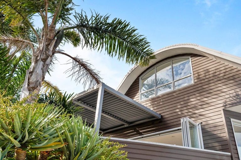 Photo of property in 306 Ocean Road, Whangamata, 3620