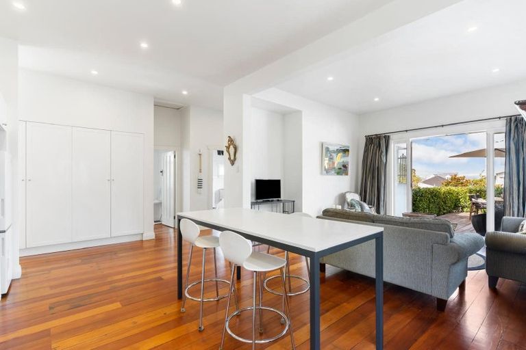 Photo of property in 12 Birkley Road, Bayswater, Auckland, 0622