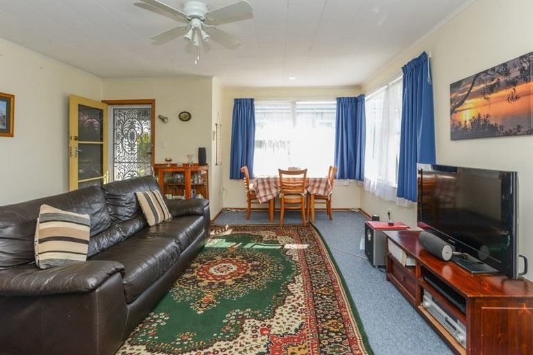 Photo of property in 2/407 Southland Road, Hastings, 4122