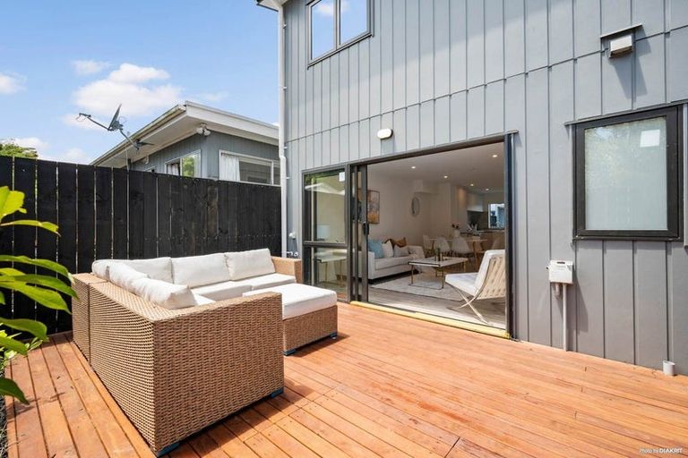 Photo of property in 4/9 Smiths Avenue, Papakura, 2110