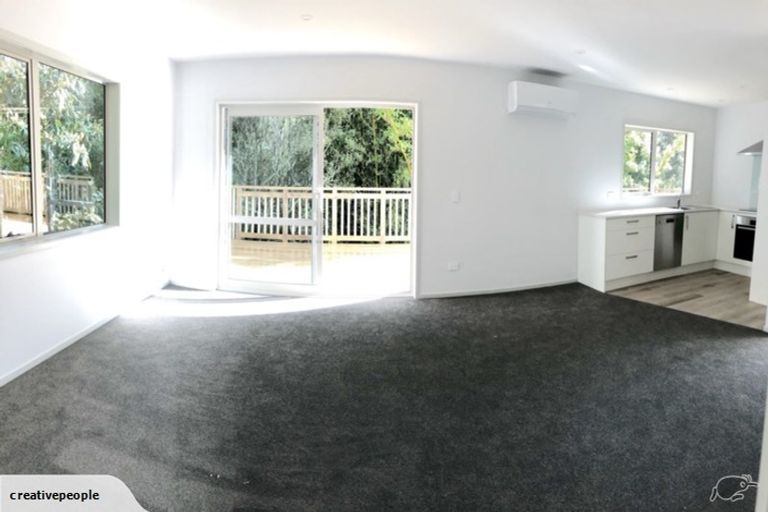 Photo of property in 42 Elliston Crescent, Stanmore Bay, Whangaparaoa, 0932