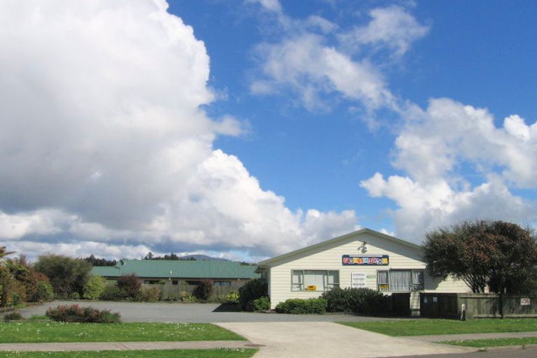 Photo of property in 10 Bronte Place, Owhata, Rotorua, 3010