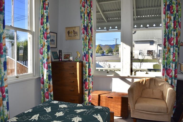 Photo of property in 22 Seddon Street, Levin, 5510