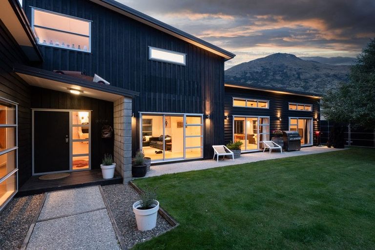 Photo of property in 6 Mcivor Lane, Lake Hayes, Queenstown, 9304