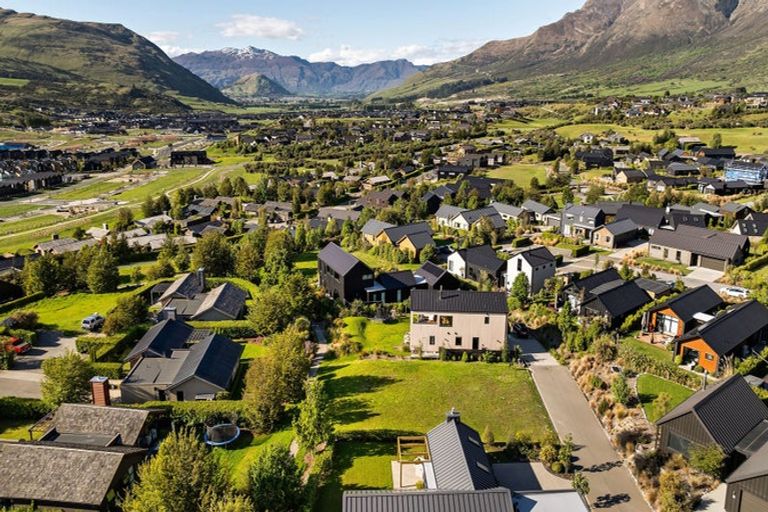 Photo of property in 38 Mcadam Drive, Jacks Point, Queenstown, 9371