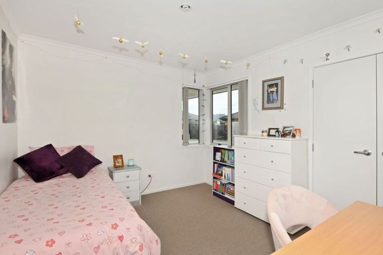 Photo of property in 14 O'farrell Drive, One Tree Point, 0118