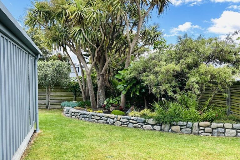 Photo of property in 185 Tutere Street, Waikanae Beach, Waikanae, 5036