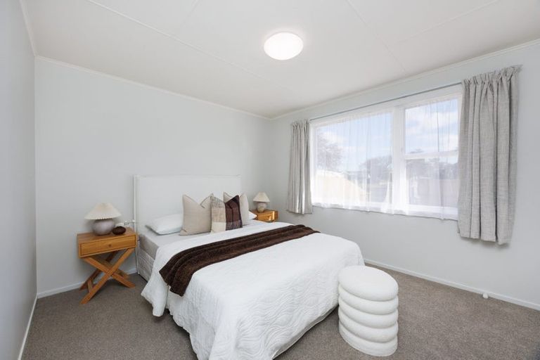 Photo of property in 34 Rhodes Drive, Kelvin Grove, Palmerston North, 4414