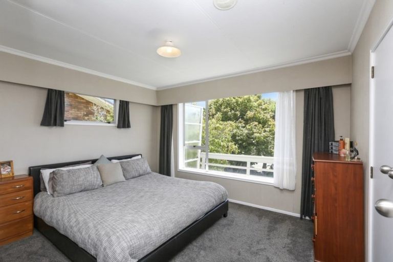 Photo of property in 5 Kauri Street, Inglewood, 4330