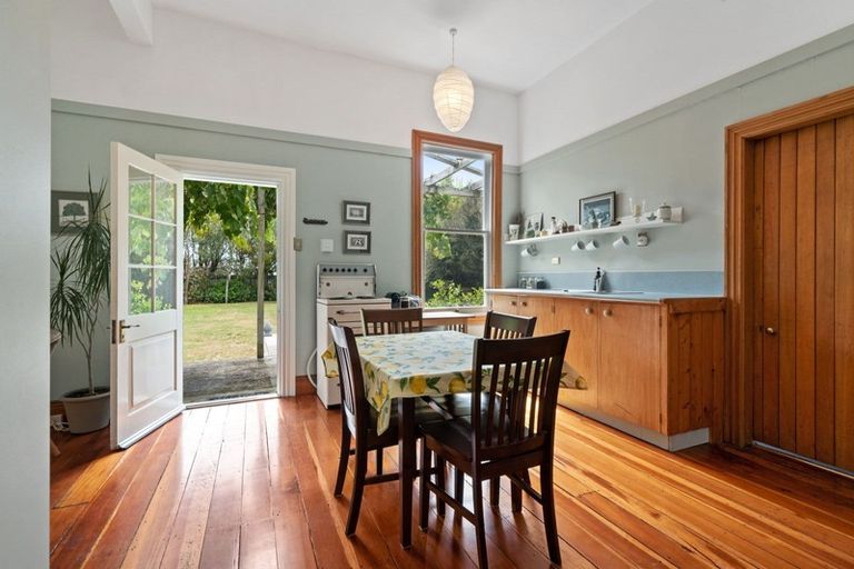 Photo of property in 35 Strasbourge Street, Martinborough, 5711