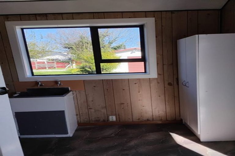 Photo of property in 32 Glenroy Street, Woolston, Christchurch, 8062