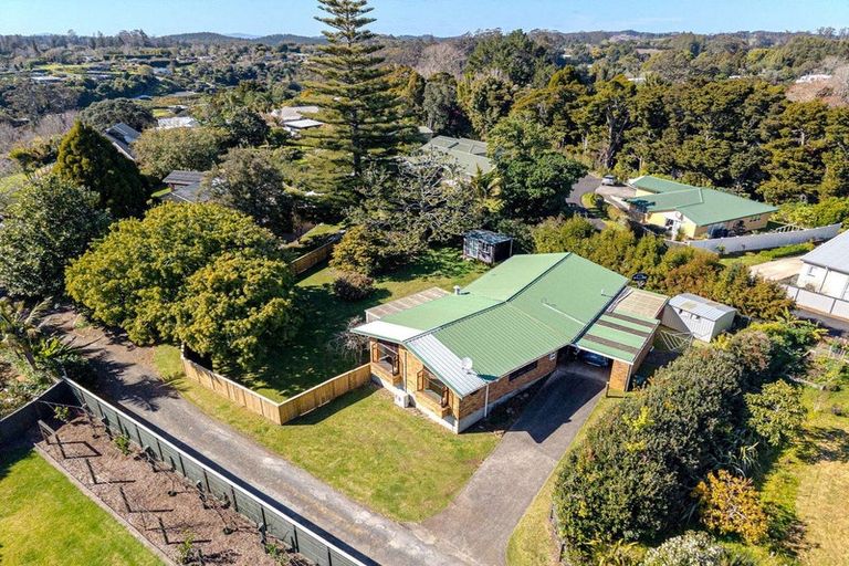 Photo of property in 105 Hone Heke Road, Kerikeri, 0230