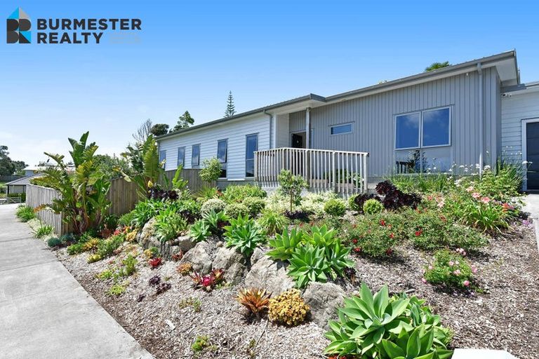 Photo of property in 10 St Julia Court, Helensville, 0800