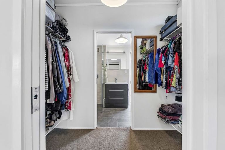 Photo of property in 13 Cargill Place, Frankleigh Park, New Plymouth, 4310