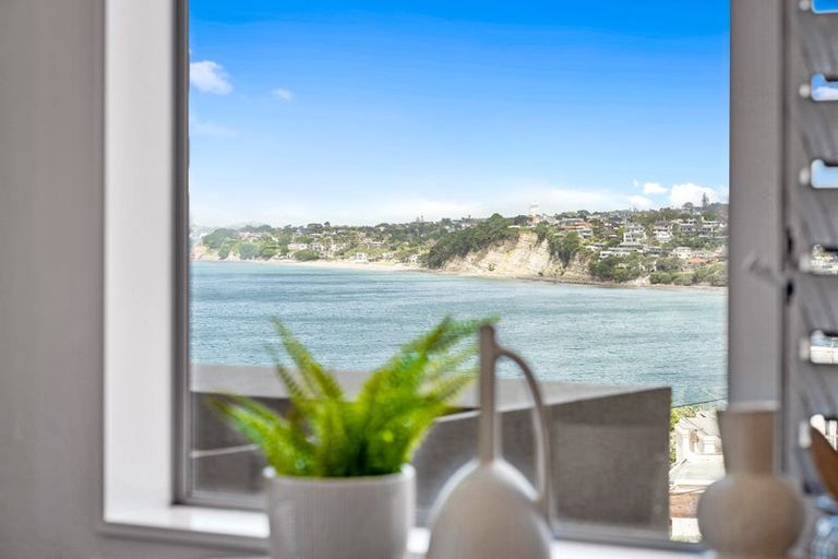 Photo of property in 33a Churchill Road, Murrays Bay, Auckland, 0630