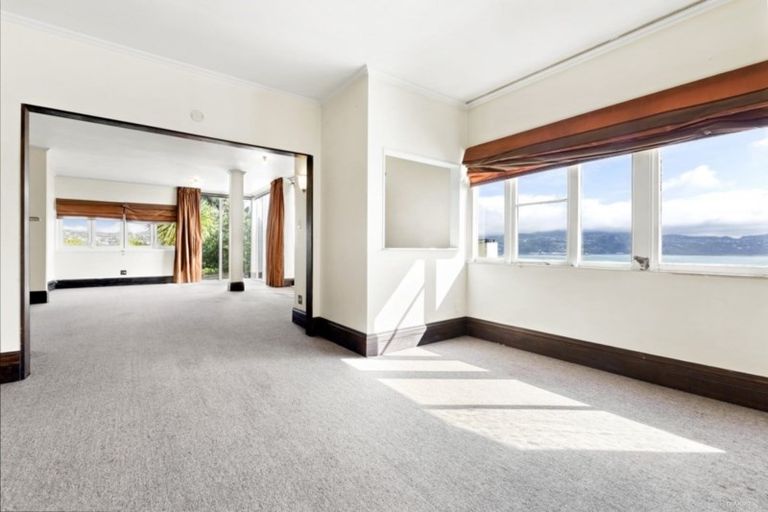 Photo of property in 27 The Crescent, Roseneath, Wellington, 6011