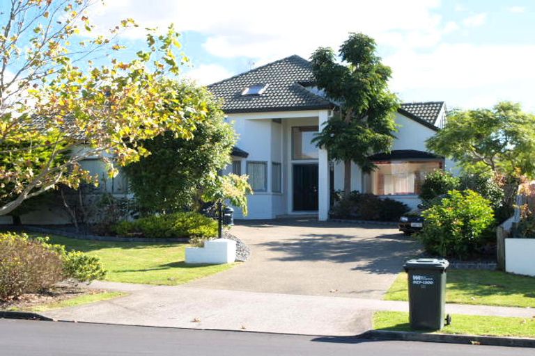 Photo of property in 35 Tarnica Road, Northpark, Auckland, 2013