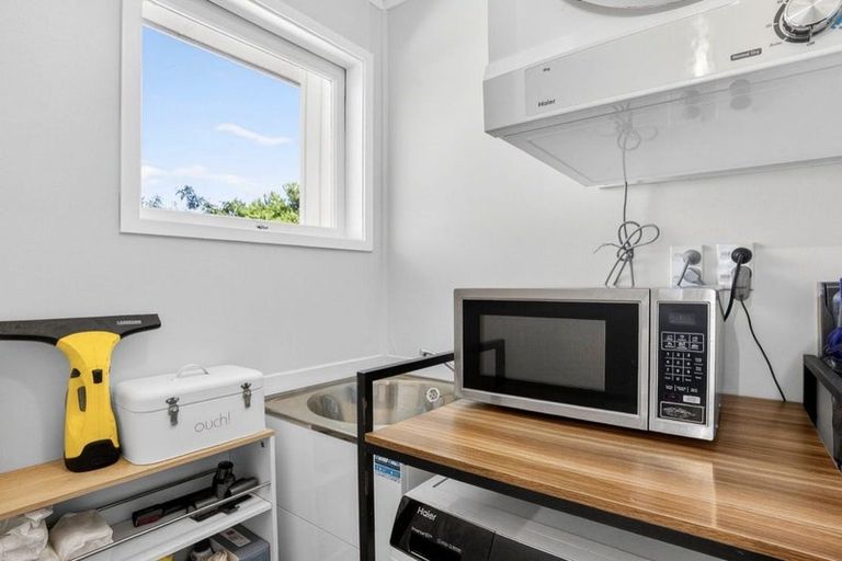 Photo of property in 55a Springs Road, Parakai, 0830