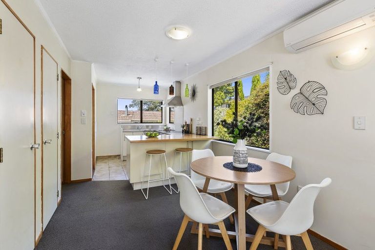 Photo of property in 5 Kilgour Way, Crofton Downs, Wellington, 6035