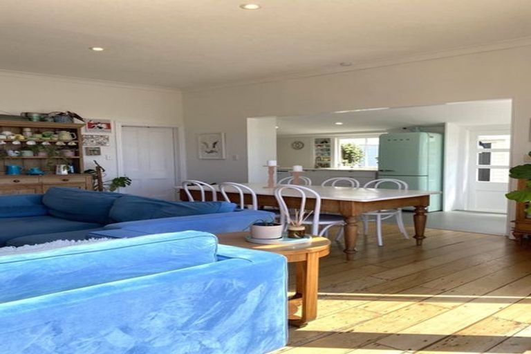 Photo of property in 54 Belt Road, New Plymouth, 4310