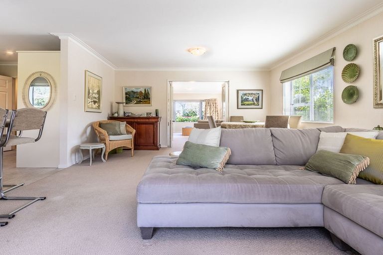 Photo of property in 3 Papawai Grove, Waikanae, 5036
