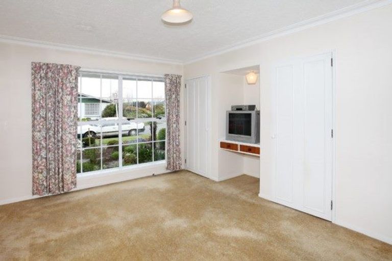 Photo of property in 1/3 Tudor Avenue, Ilam, Christchurch, 8041