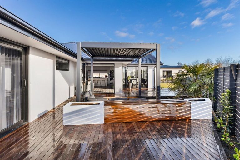 Photo of property in 8 Whitburn Avenue, Halswell, Christchurch, 8025