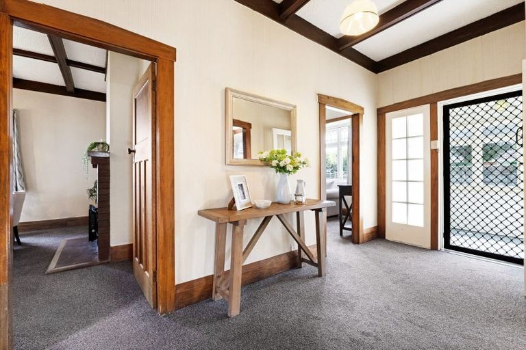 Photo of property in 49 Tawa Road, One Tree Hill, Auckland, 1061