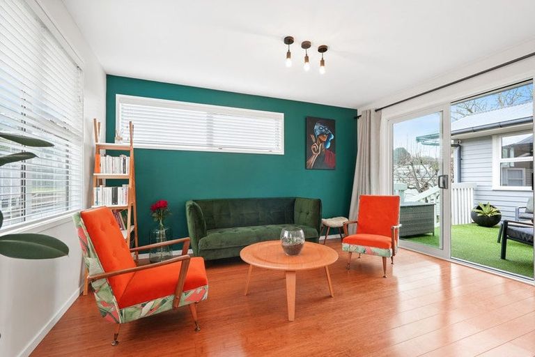 Photo of property in 22 Paragon Avenue, Beach Haven, Auckland, 0626