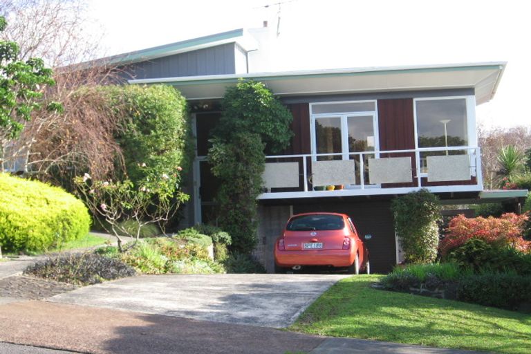 Photo of property in 5 Mayfair Crescent, Mairangi Bay, Auckland, 0630