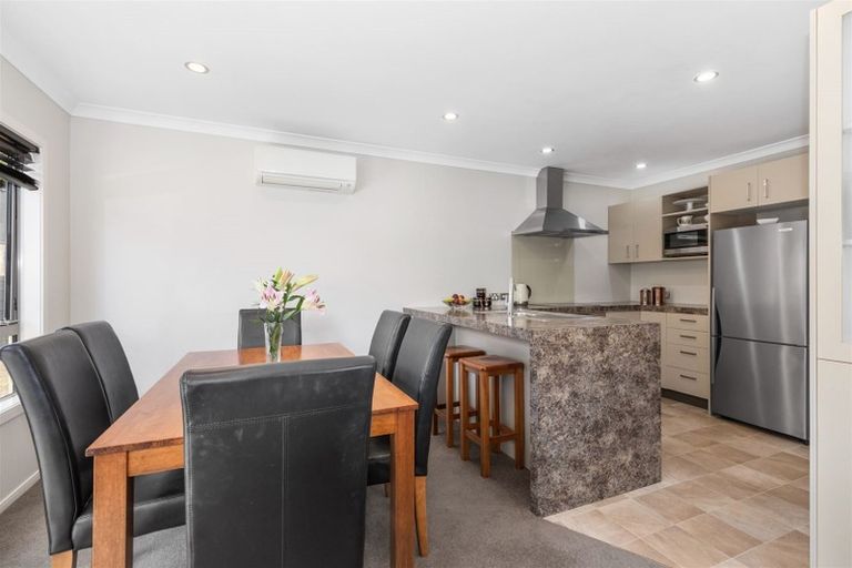 Photo of property in 7 Sumner Terrace, Aotea, Porirua, 5024