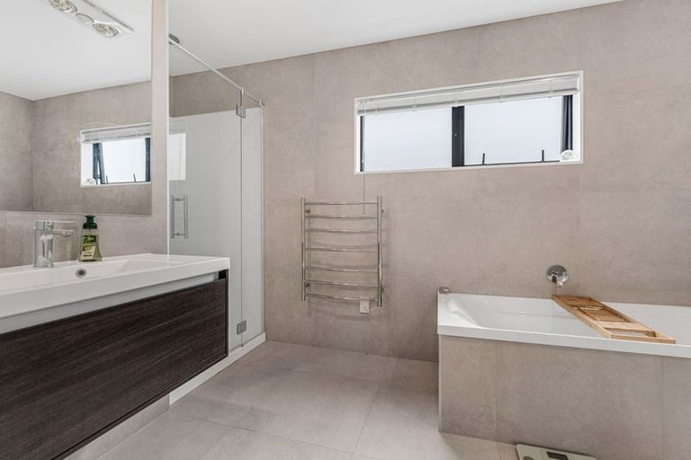 Photo of property in 33 Kabardin Street, Karaka, Papakura, 2113