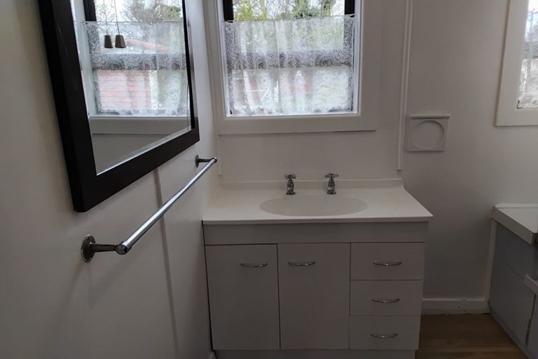 Photo of property in 32 Glenroy Street, Woolston, Christchurch, 8062