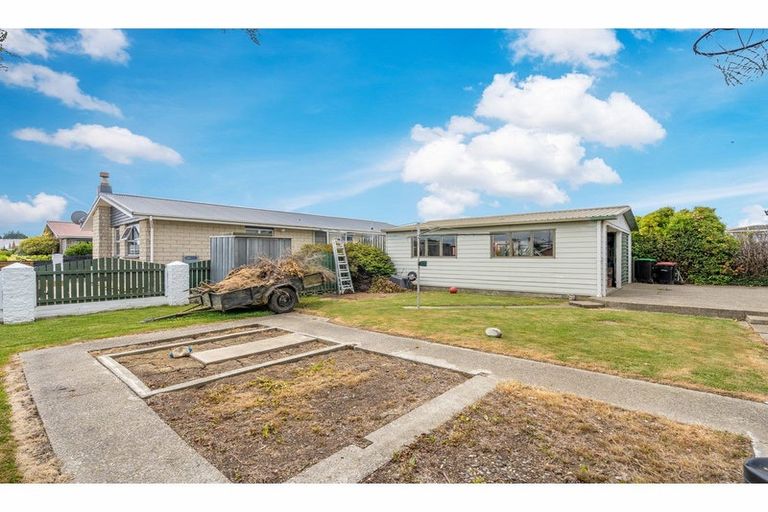 Photo of property in 66 Renfrew Street, Waikiwi, Invercargill, 9810