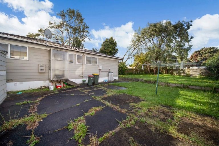 Photo of property in 28 Hinton Place, Weymouth, Auckland, 2103