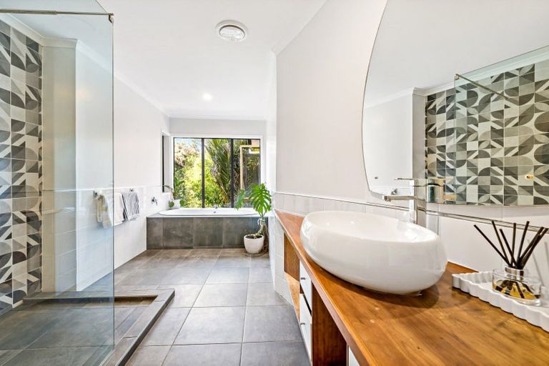 Photo of property in 260 Wairere Road, Waitakere, Henderson, 0782