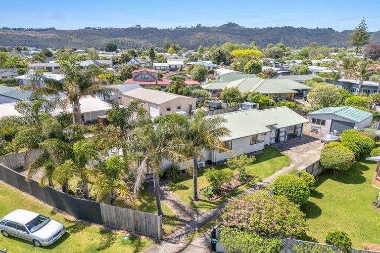 Photo of property in 14 Cholmondeley Crescent, Whitianga, 3510