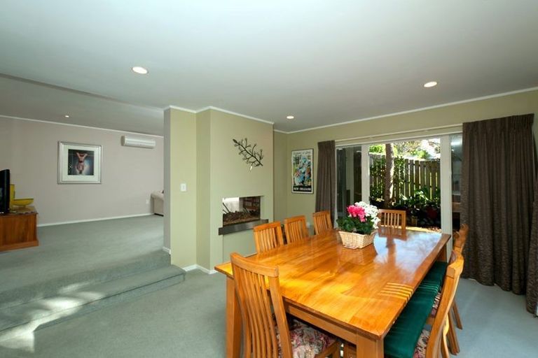 Photo of property in 4 Manu Place, Pinehill, Auckland, 0632