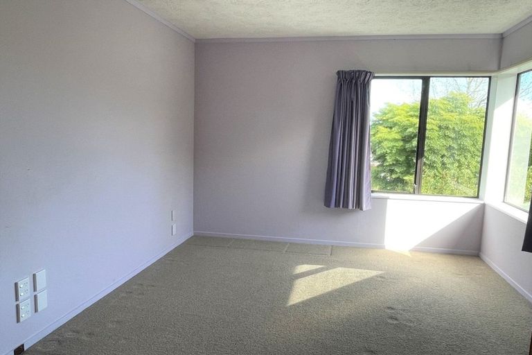 Photo of property in 5 Orinda Close, Botany Downs, Auckland, 2010