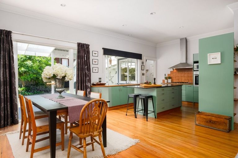 Photo of property in 11 Haronga Road, Inner Kaiti, Gisborne, 4010