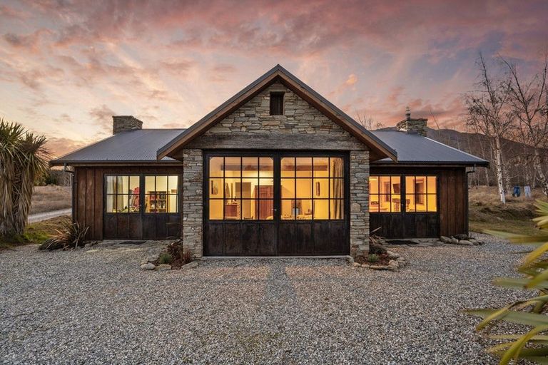 Photo of property in 66 Te Awa Road, Albert Town, Wanaka, 9382