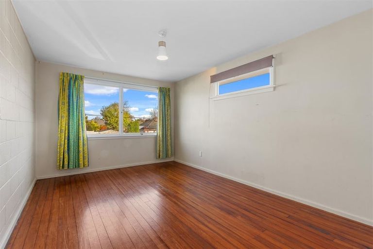 Photo of property in 2/64 Kirkwood Avenue, Upper Riccarton, Christchurch, 8041